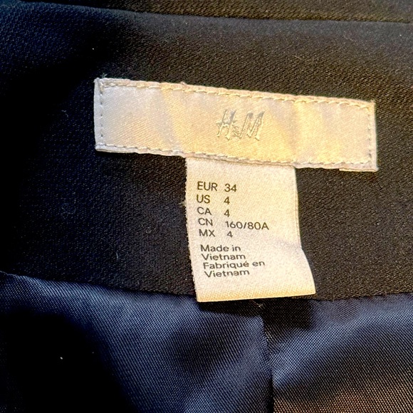 Black Blazer H&M - Picture 3 of 6